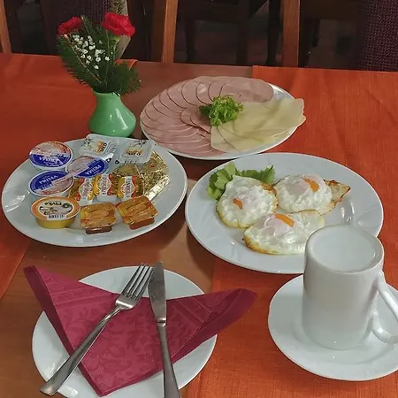 Guest house At Ruska & Candrova Koca 3*