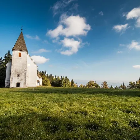At Ruska & Candrova Koca 3* Hočko Pohorje